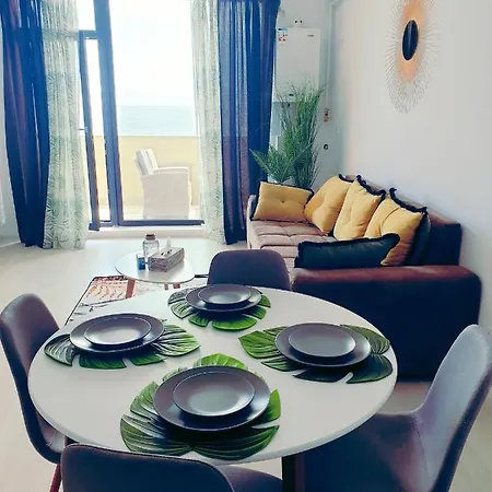 Bellami By The Sea Apartment *